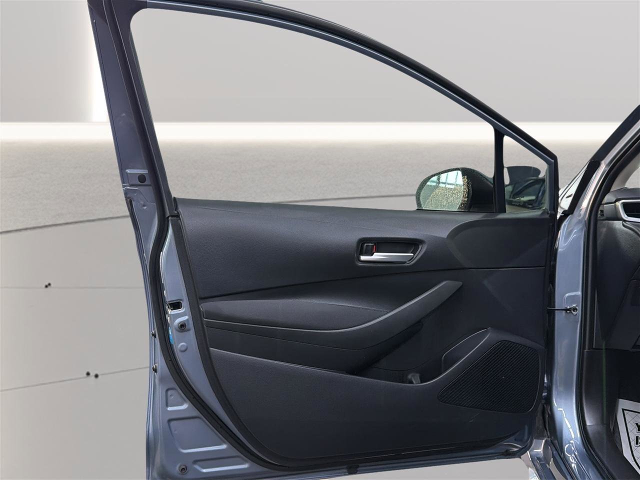 Used 2021 Toyota Corolla LE FWD image 15