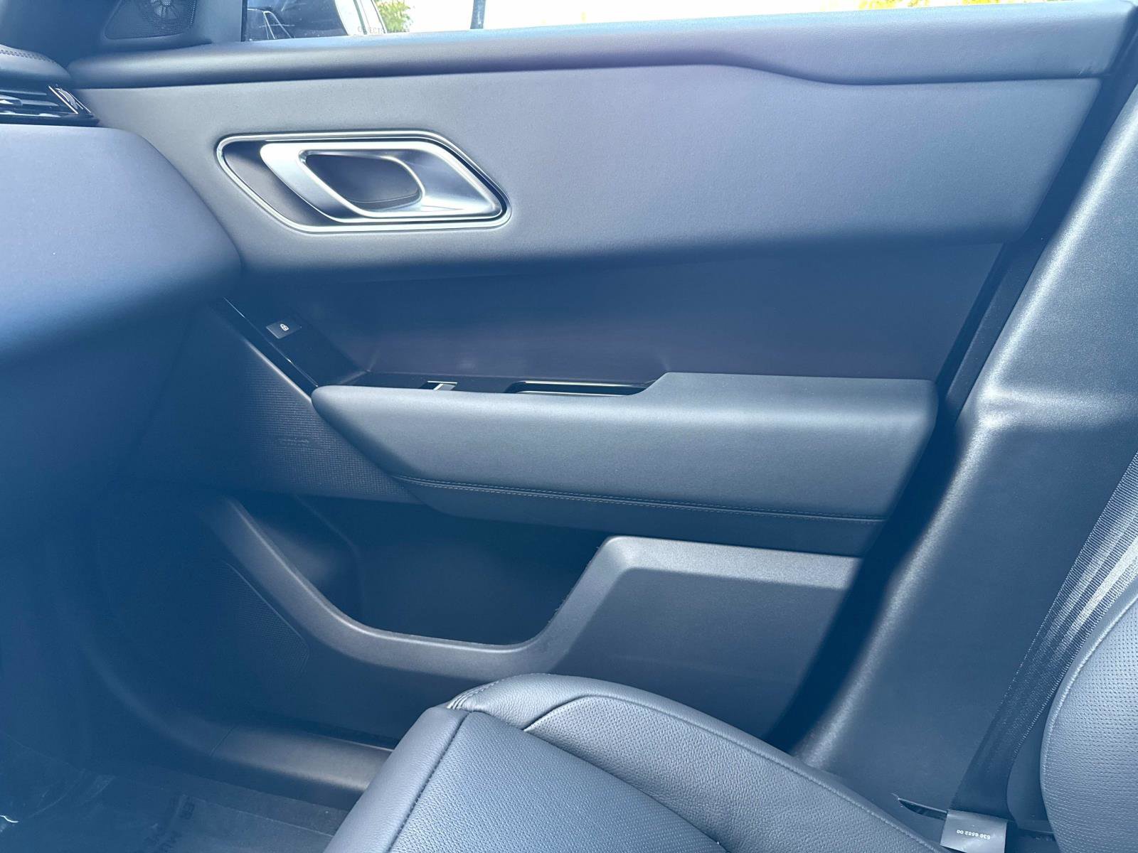 New 2026 Land Rover Range Rover Velar Dynamic SE image 23