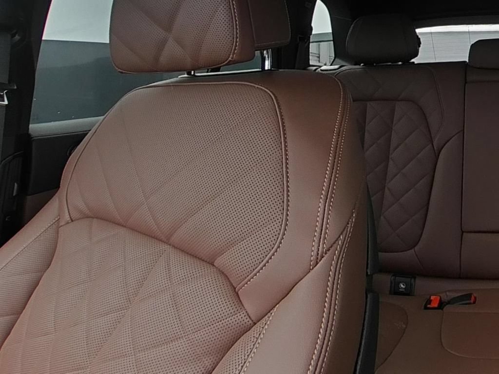 Used 2026 BMW X5 M60i AWD/4WD image 29