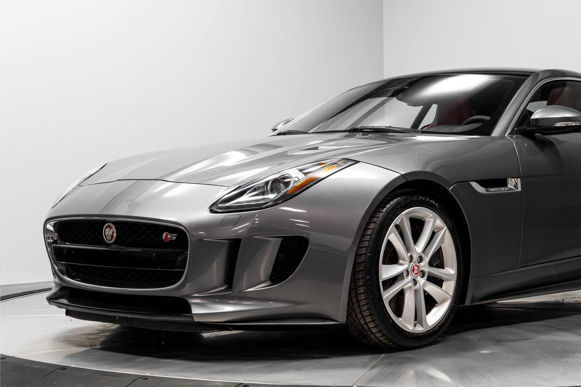 Used 2016 Jaguar F-TYPE S image 4