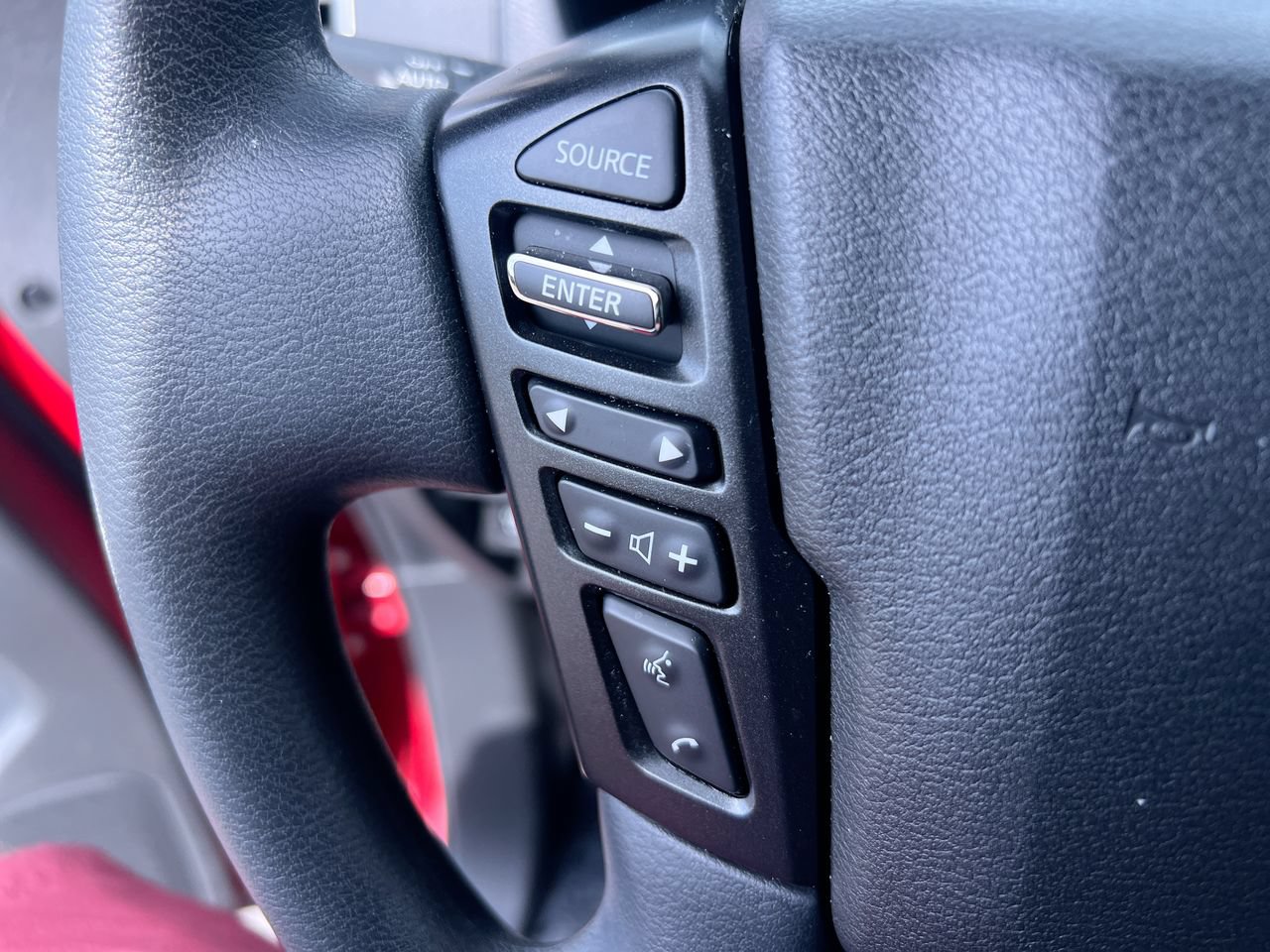 Used 2024 Nissan Frontier SV w/ Technology Package RWD image 16