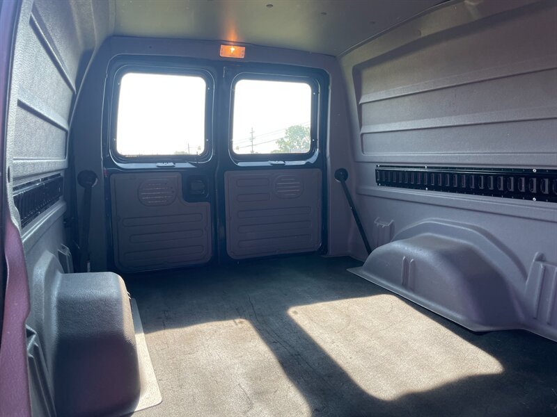Used 2008 Ford E-350 and Econoline 350 Super Duty RWD image 10