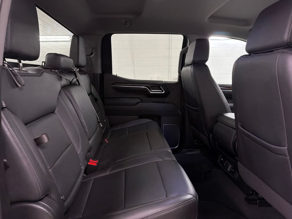 Used 2025 GMC Sierra 1500 SLT RWD image 30