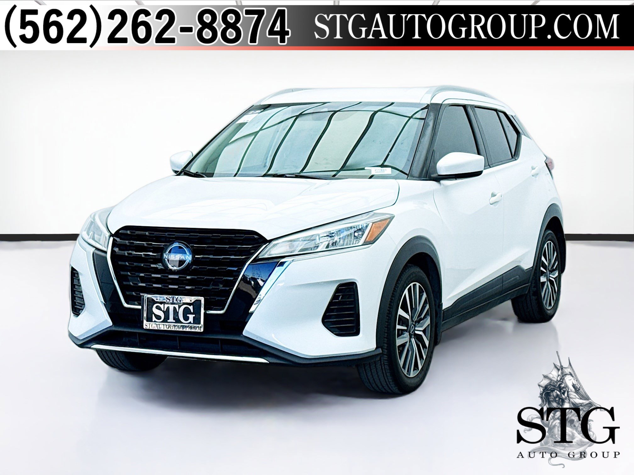 Used 2023 Nissan Kicks SV image 1