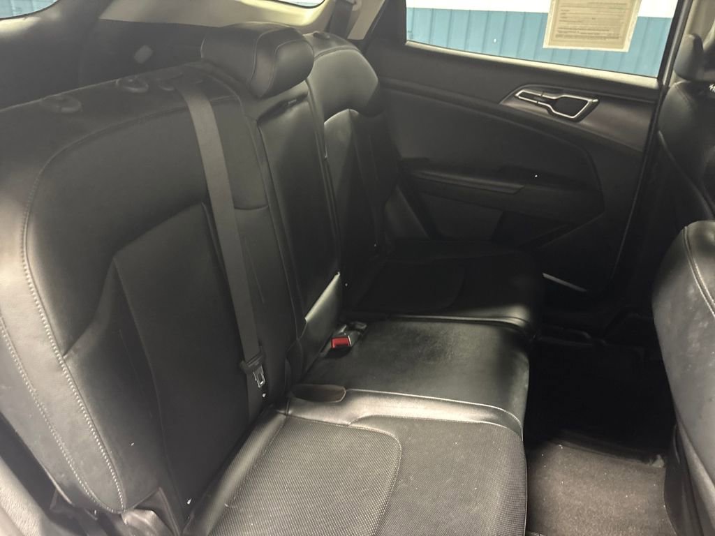 Used 2023 Kia Sportage EX image 39