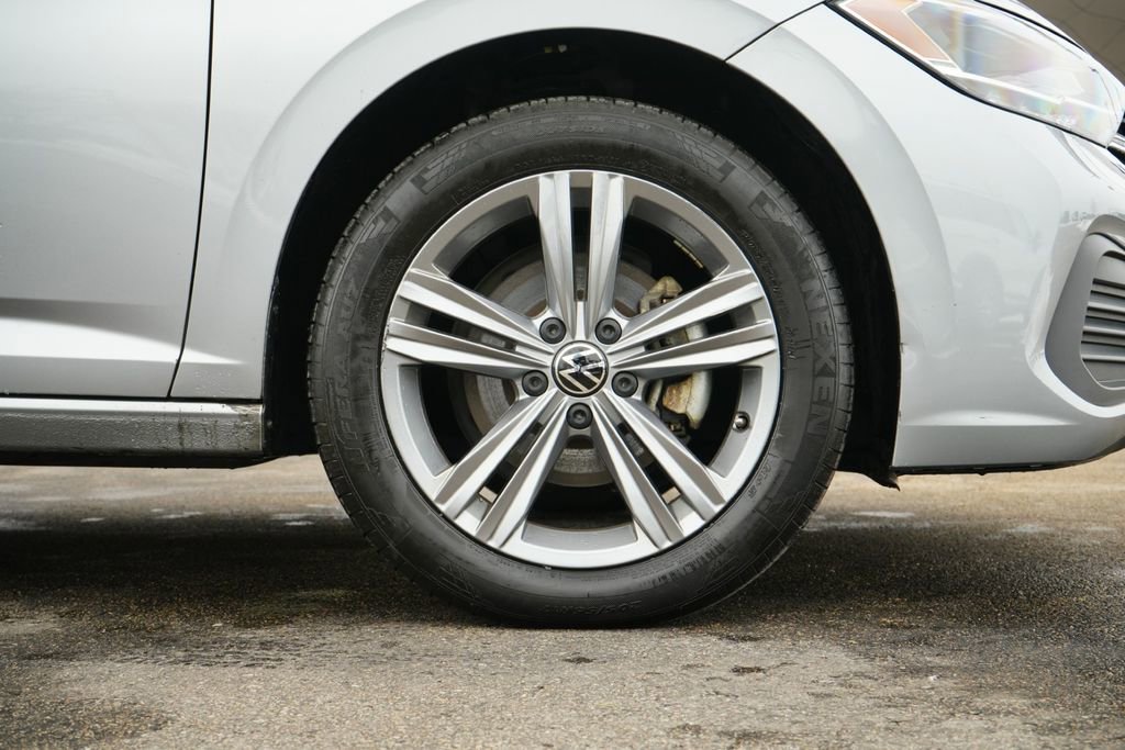 Used 2023 Volkswagen Jetta SE w/ Panoramic Sunroof Package image 10