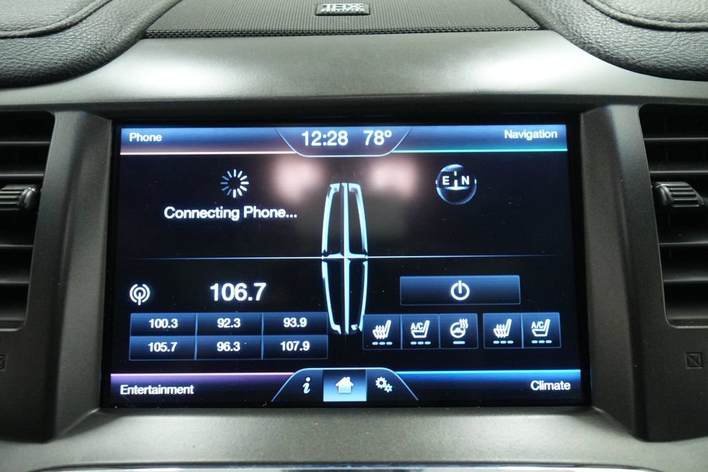 Used 2013 Lincoln MKS AWD image 34
