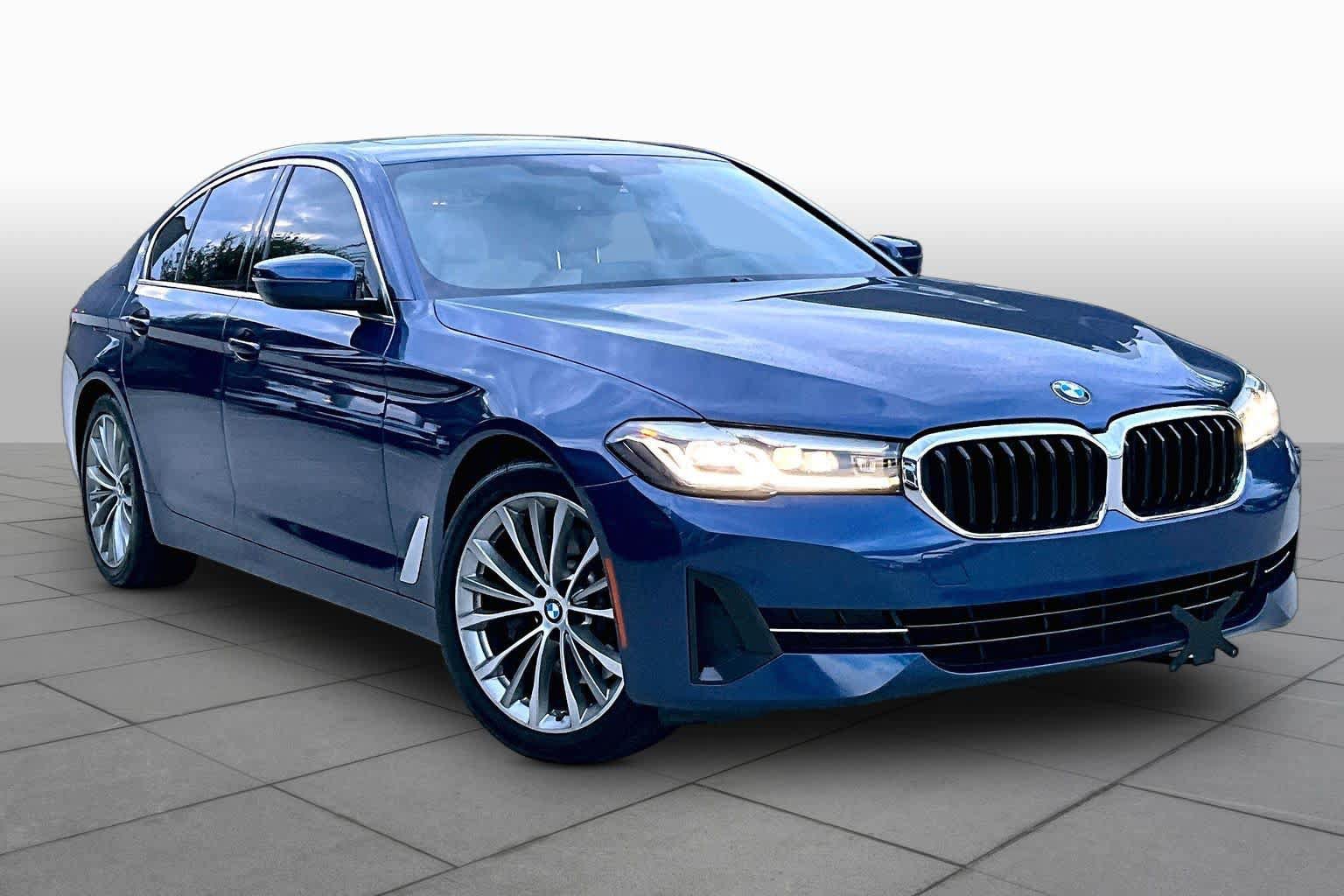 Used 2023 BMW 530i w/ Premium Package RWD image 3