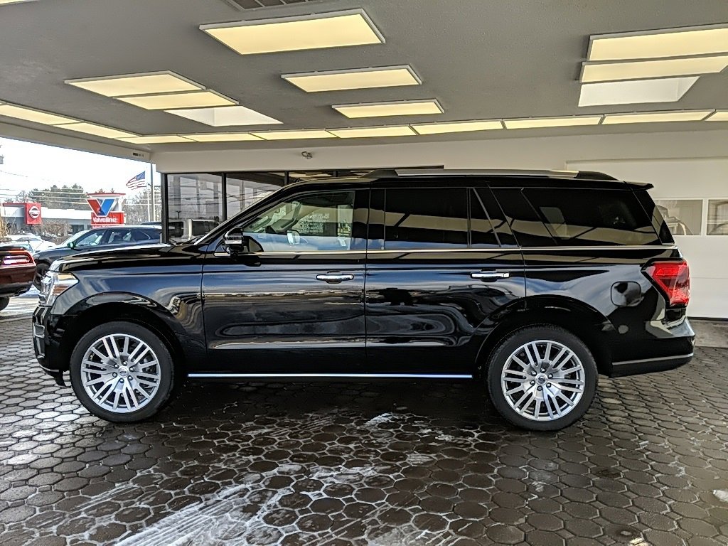 Used 2023 Ford Expedition Limited image 9