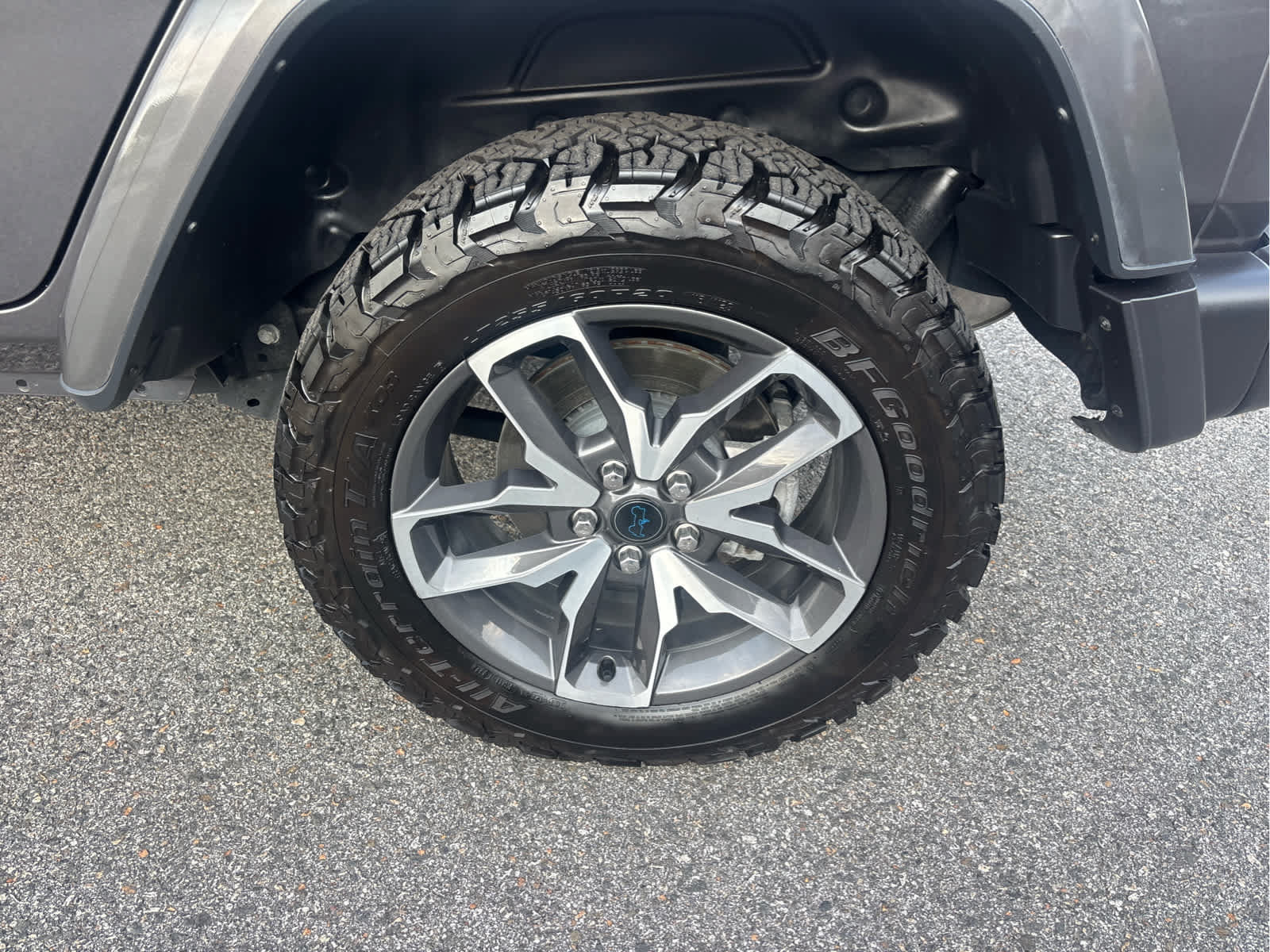 Used 2024 Jeep Wrangler Unlimited w/ Convenience Group AWD/4WD image 8