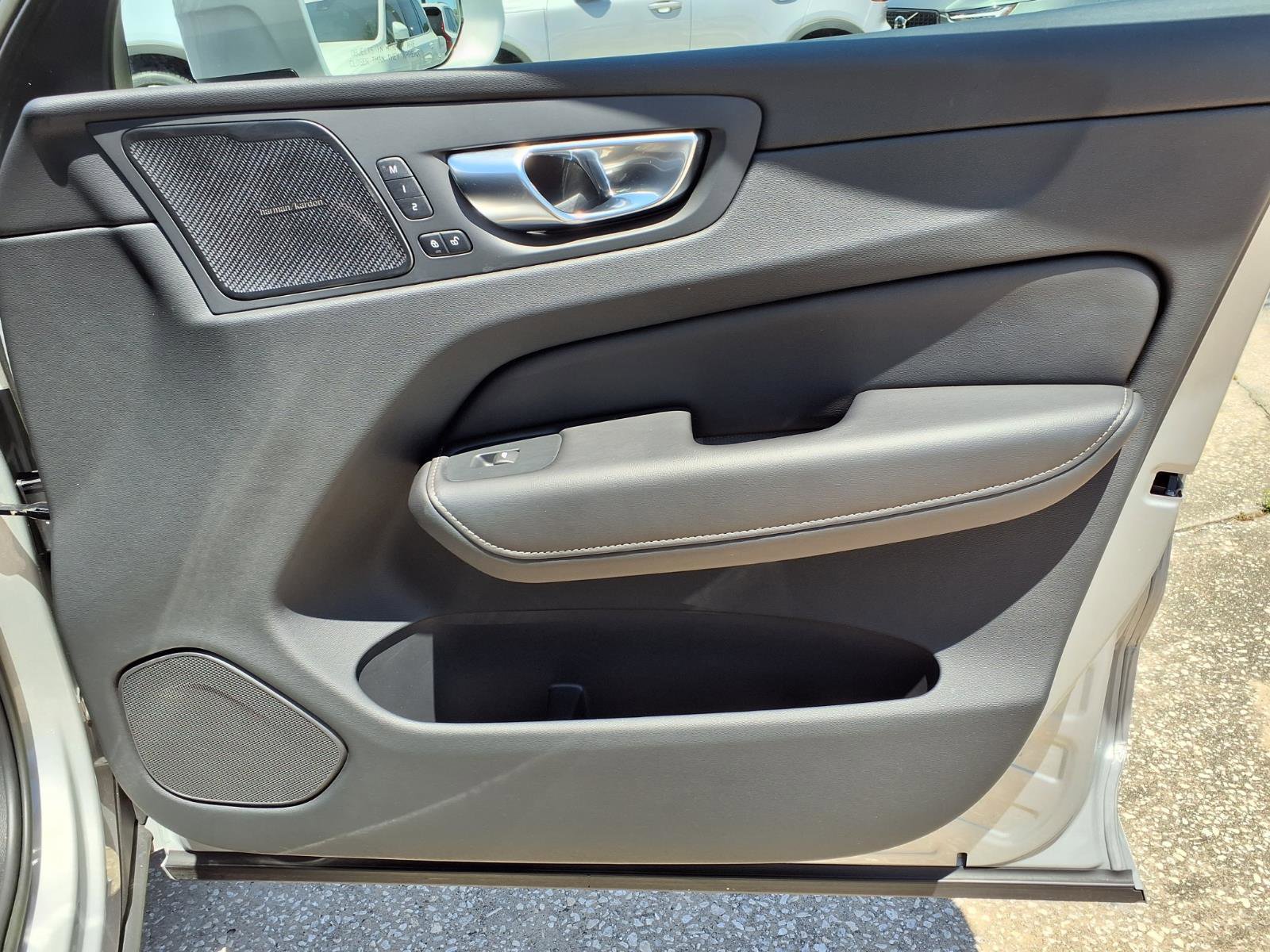 Certified 2023 Volvo XC60 B5 Ultimate w/ Climate Package FWD image 13
