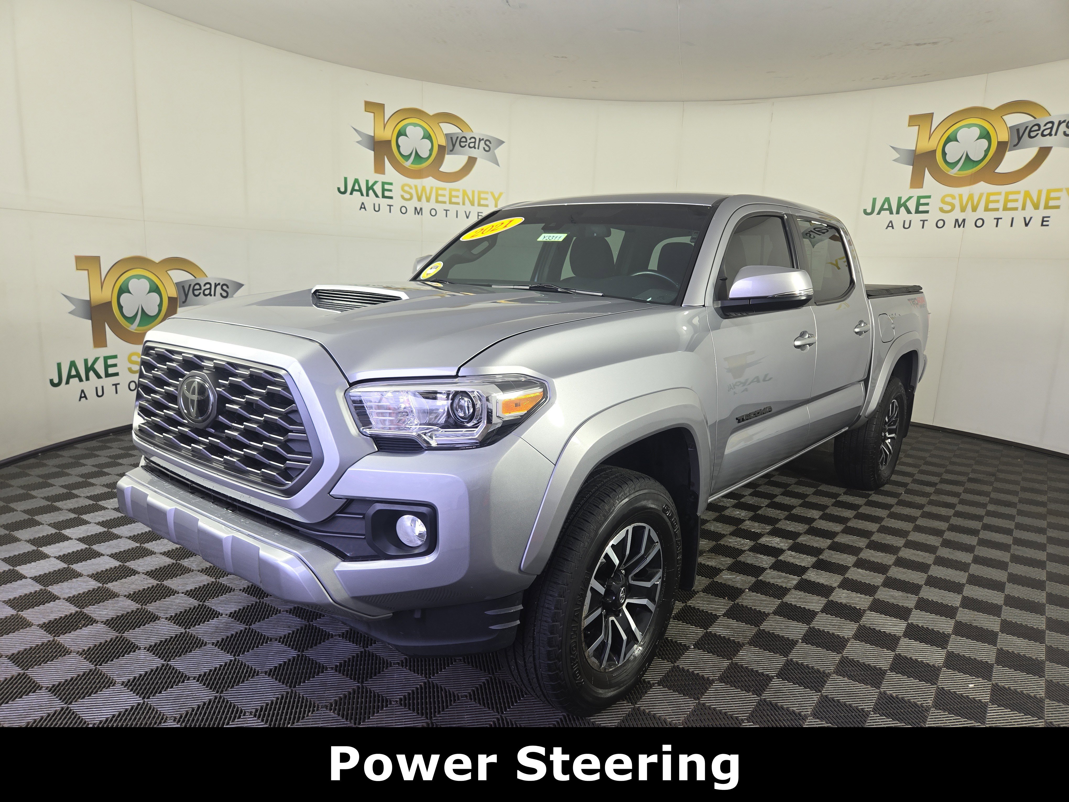 Used 2021 Toyota Tacoma TRD Sport w/ Technology Package image 3