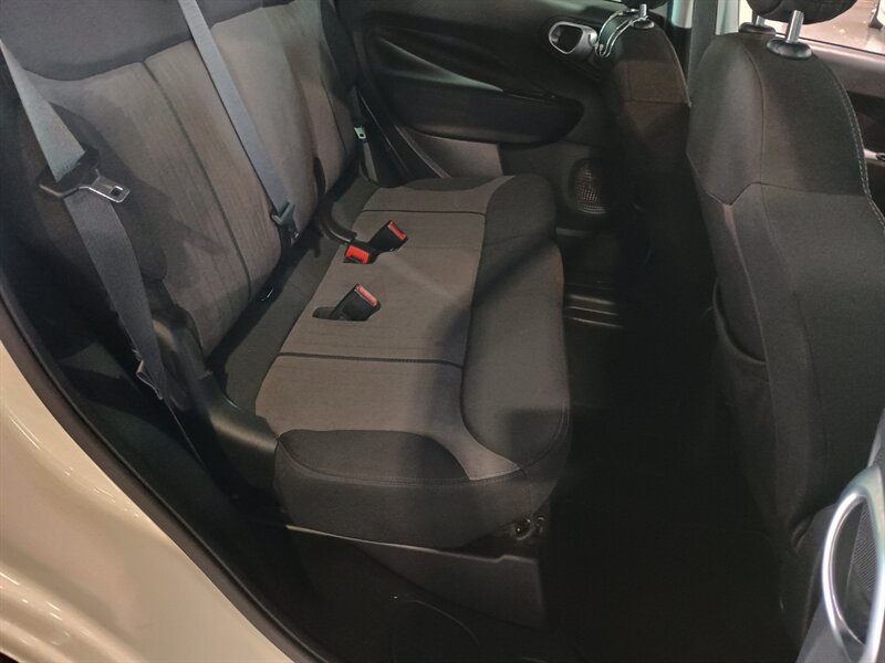 Used 2015 FIAT 500L Trekking FWD image 29