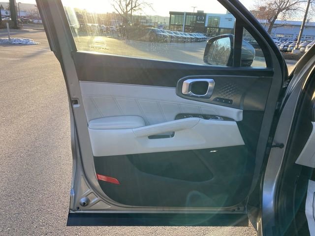 Used 2023 Kia Sorento SX Prestige w/ Panoramic Sunroof Package image 11
