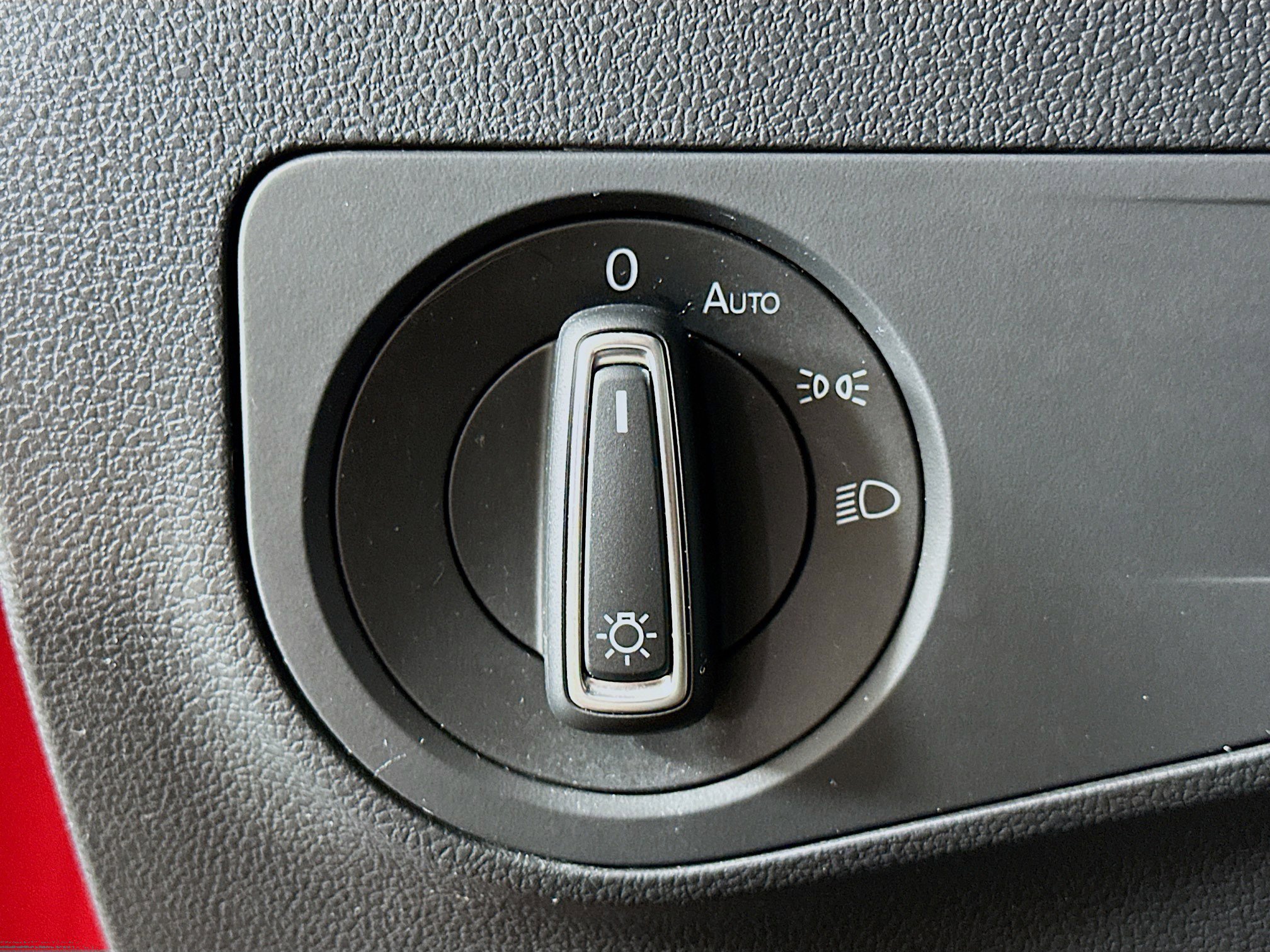 Used 2022 Volkswagen Tiguan SE AWD/4WD image 17