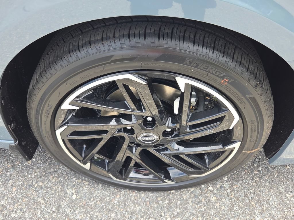 New 2026 Nissan Sentra SR w/ SR Premium Package FWD image 14