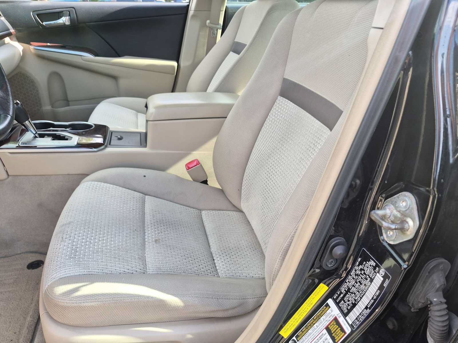 Used 2014 Toyota Camry XLE w/ Convenience Package FWD image 15