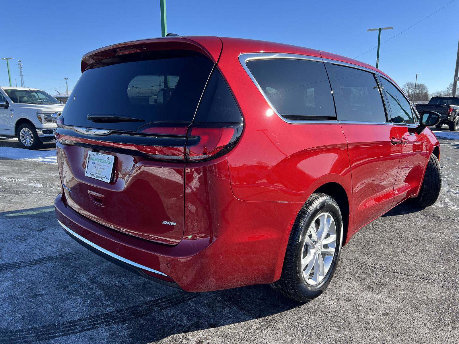 New 2026 Chrysler Pacifica Select image 4
