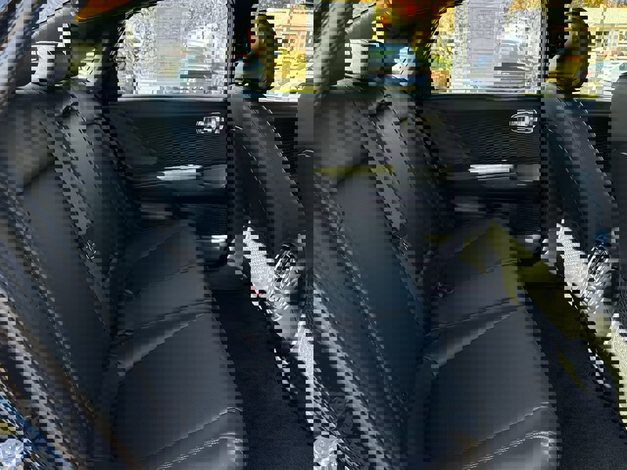 Used 2025 Hyundai Ioniq 6 SEL image 22