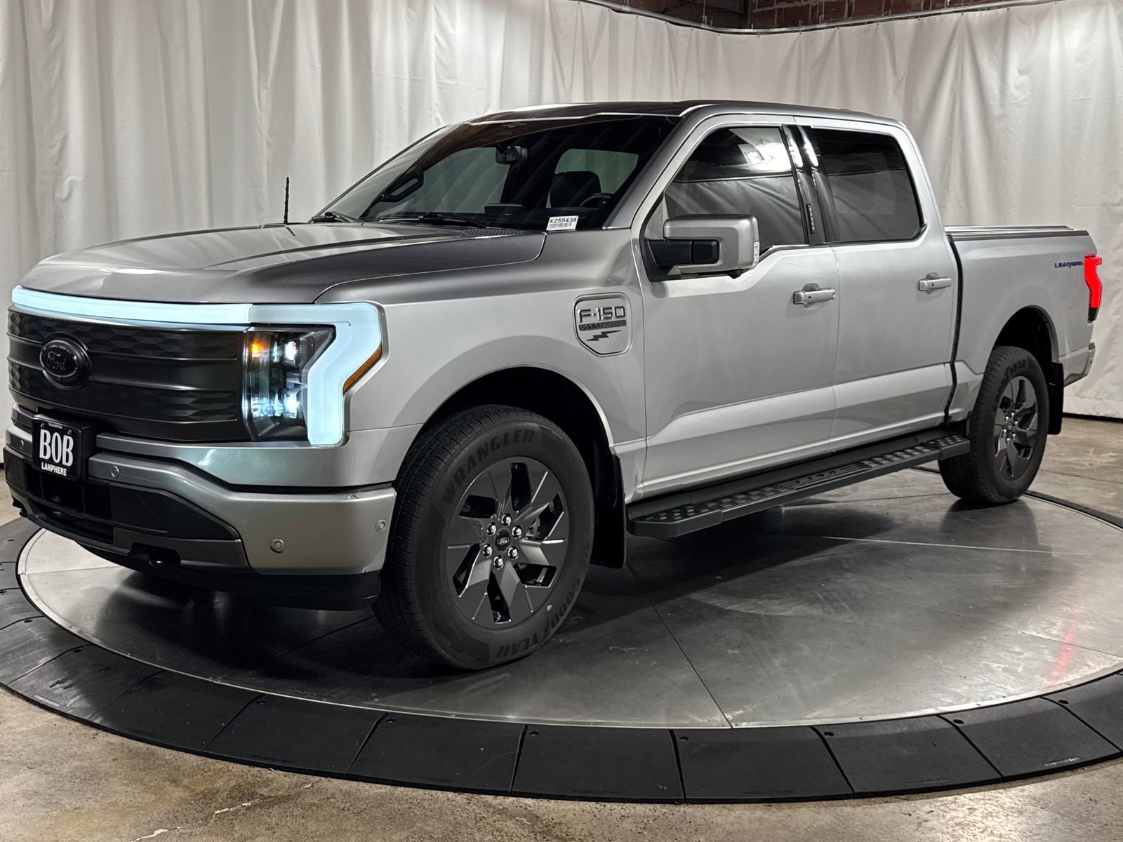 Used 2023 Ford F150 Lightning Lariat w/ Equipment Group 511A High image 1