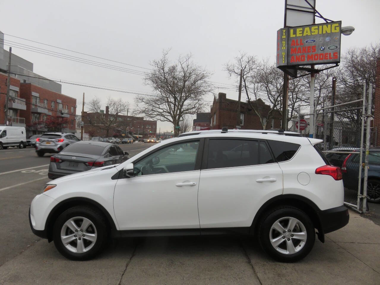 Used 2014 Toyota RAV4 XLE image 7