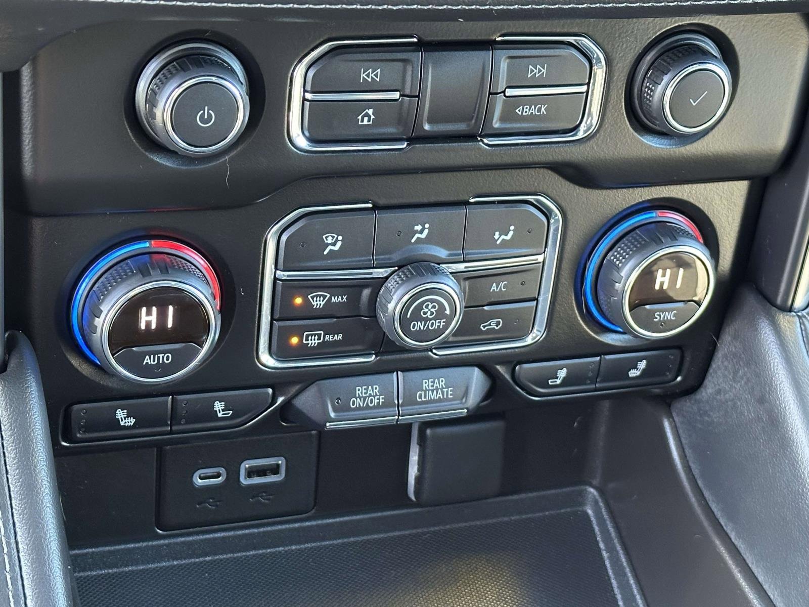 Used 2021 Chevrolet Tahoe Z71 w/ Z71 Off-Road Package image 12