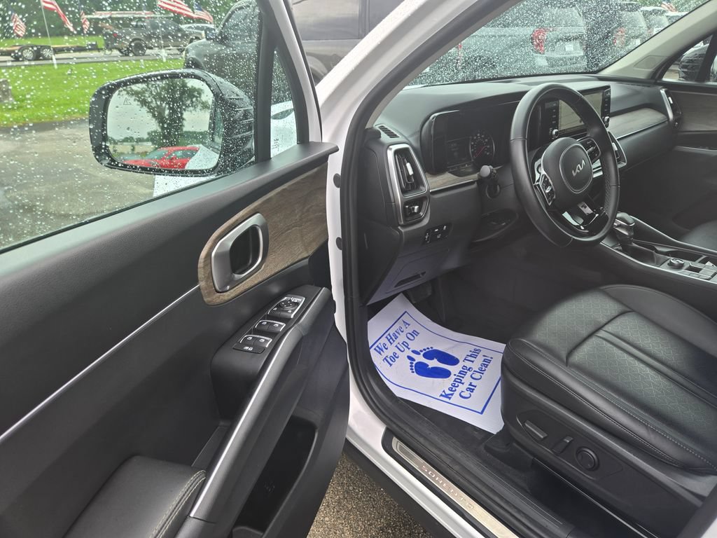 Used 2023 Kia Sorento EX FWD image 6