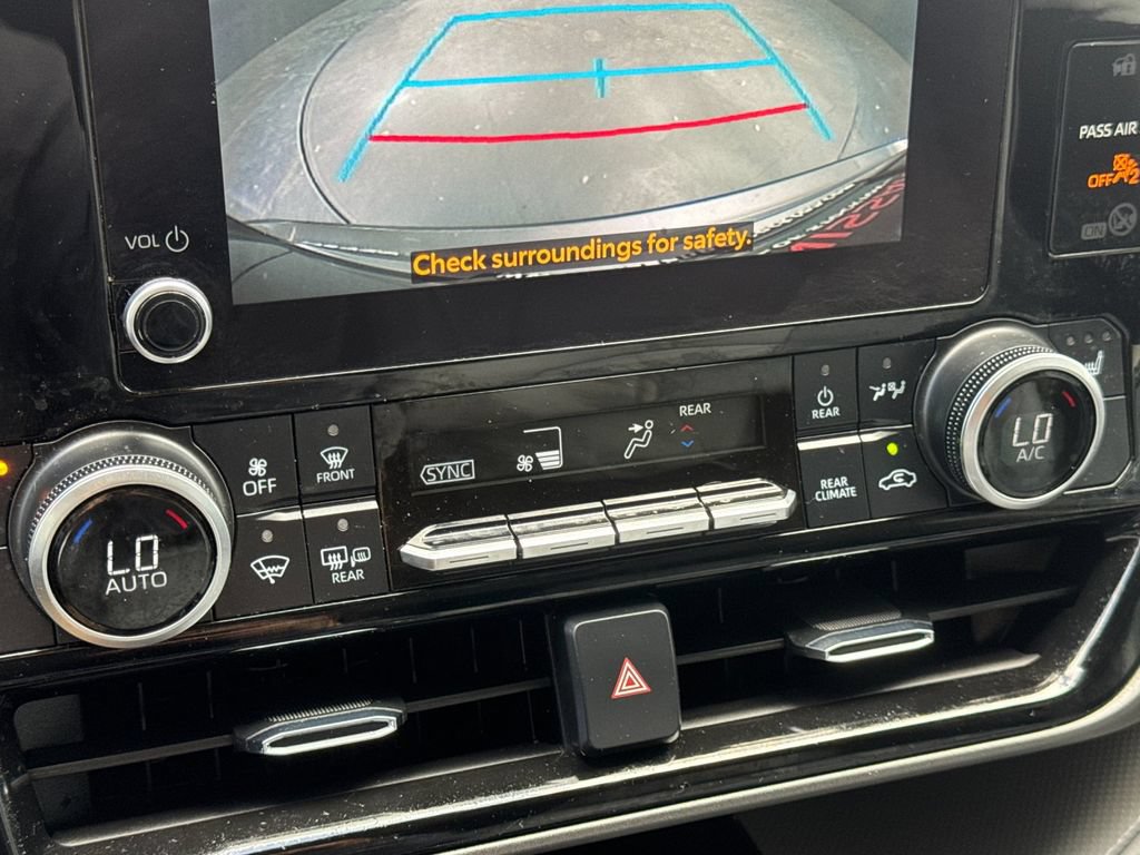 Used 2023 Toyota Highlander XLE FWD image 20