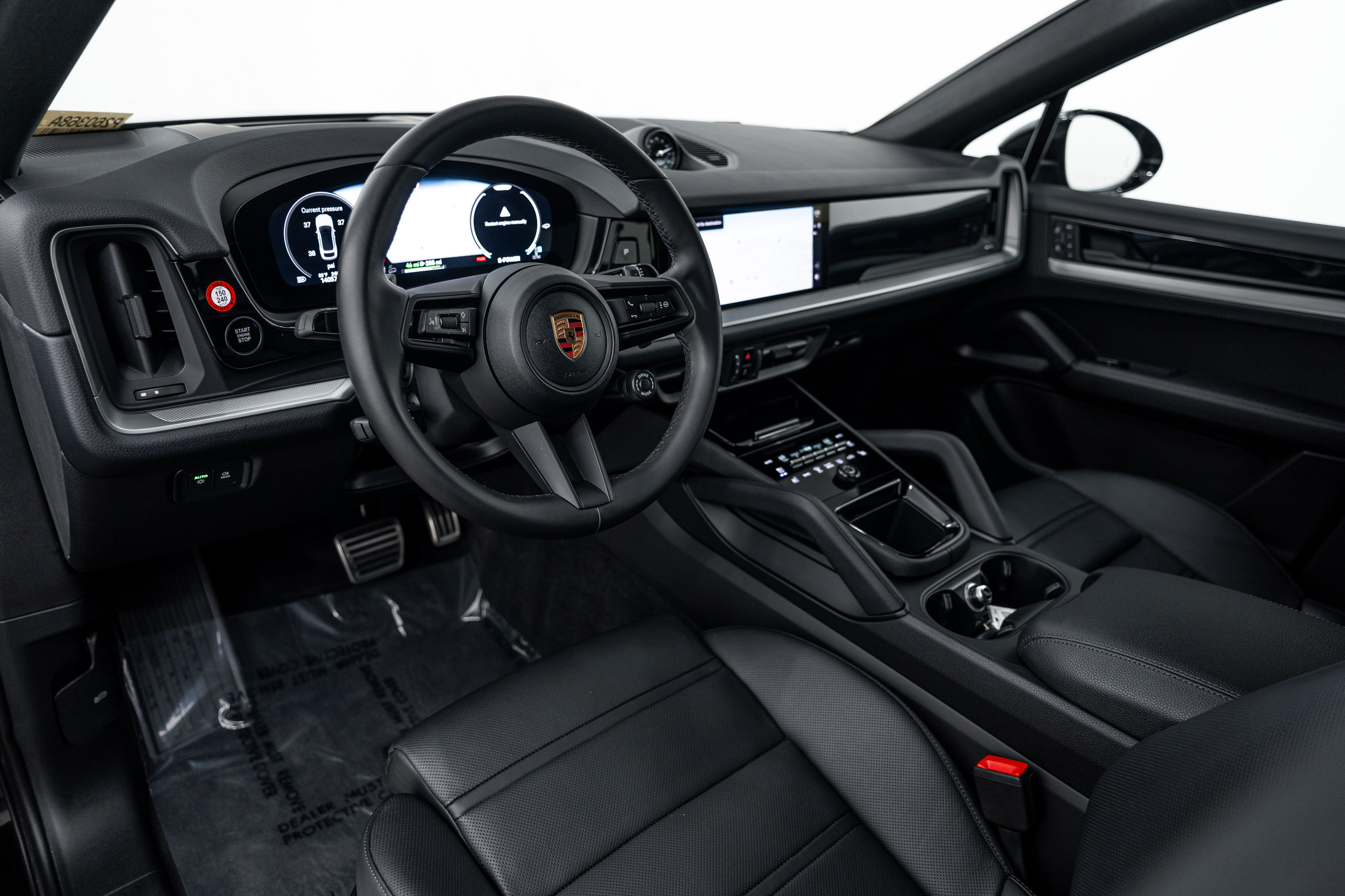 Certified 2025 Porsche Cayenne S AWD/4WD image 4