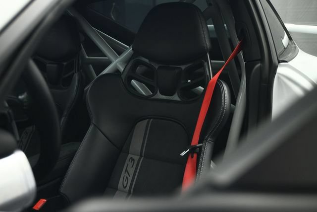 Used 2018 Porsche 911 GT3 RWD image 36