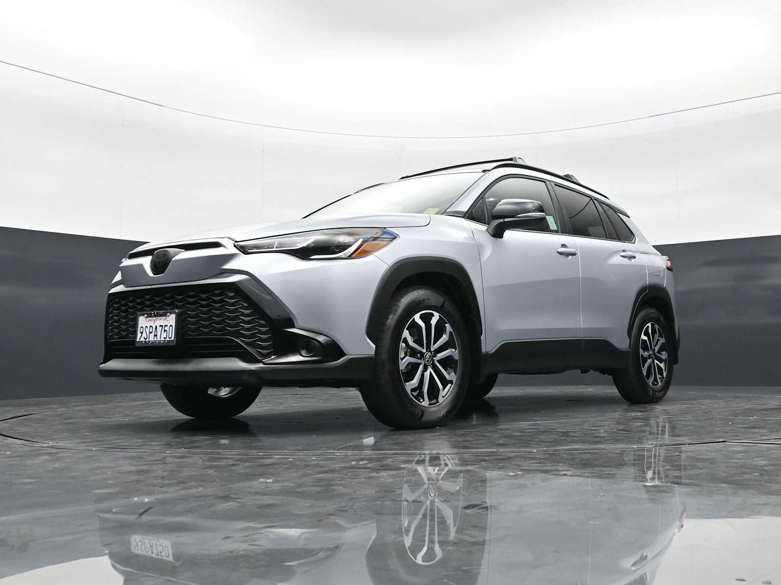 Used 2025 Toyota Corolla Cross AWD Hybrid w/ Moonroof Package image 24