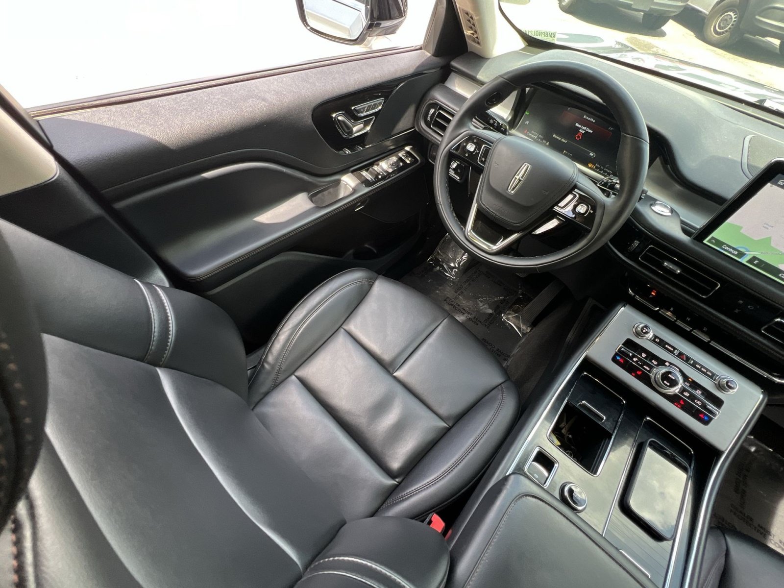 Used 2022 Lincoln Aviator AWD w/ Premium Package image 16