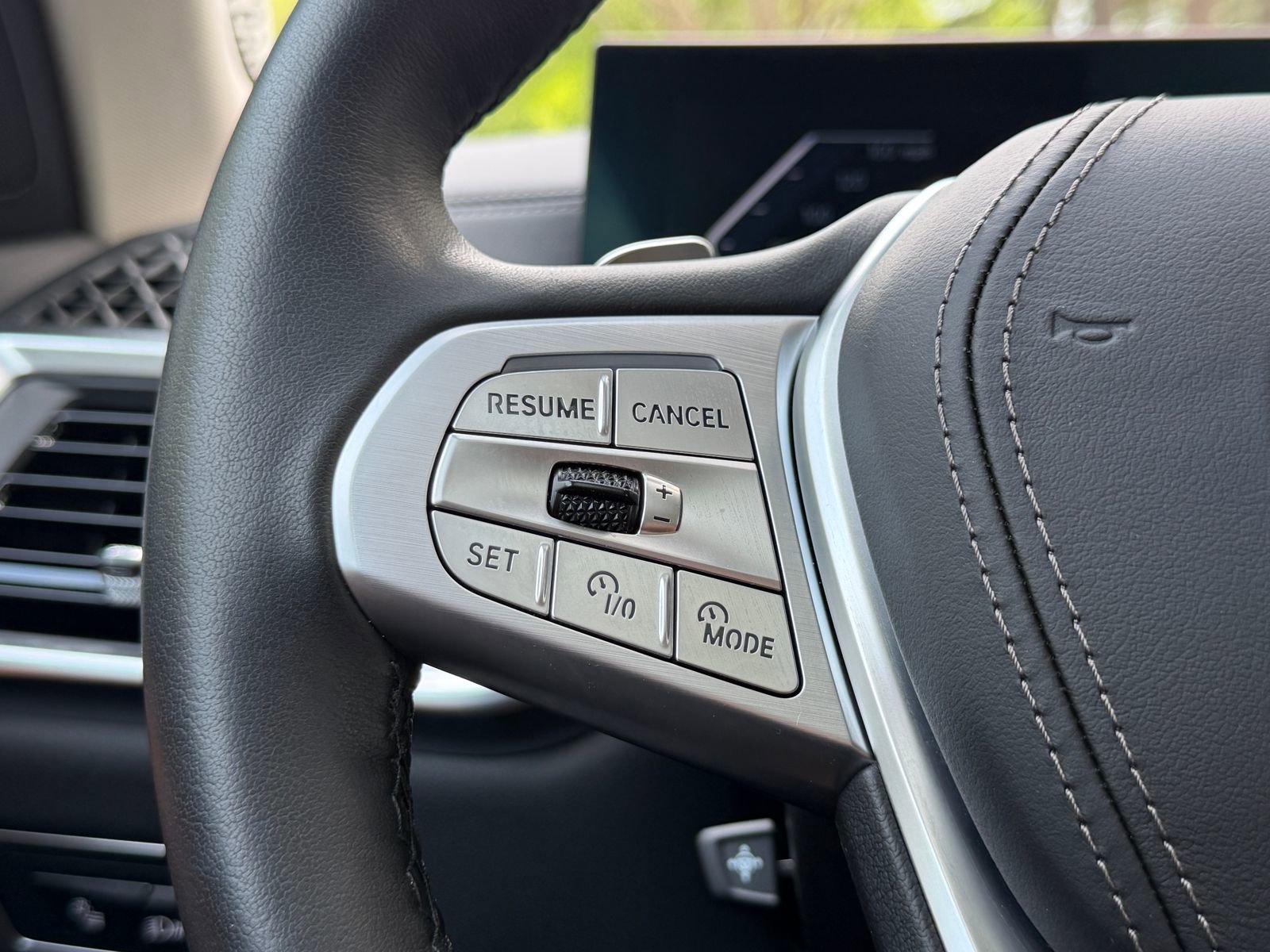 Used 2024 BMW X7 xDrive40i image 25