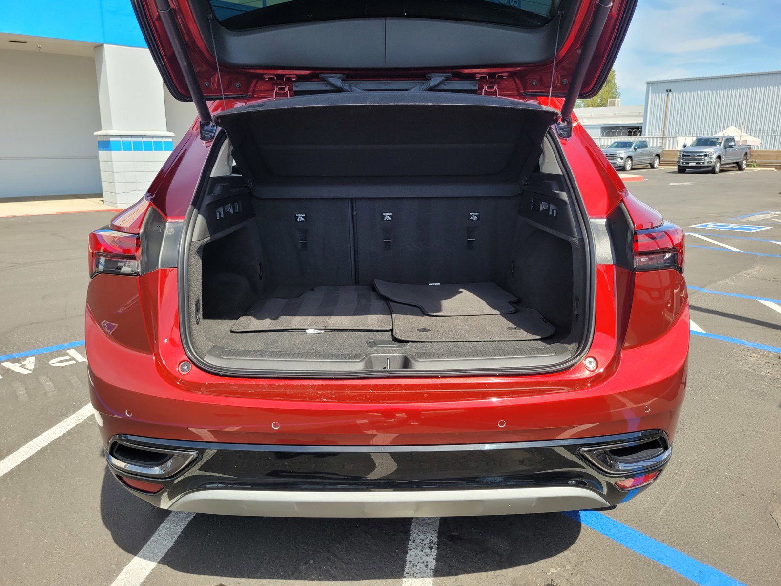 Used 2023 Buick Envision Essence w/ Sport Touring Package FWD image 27