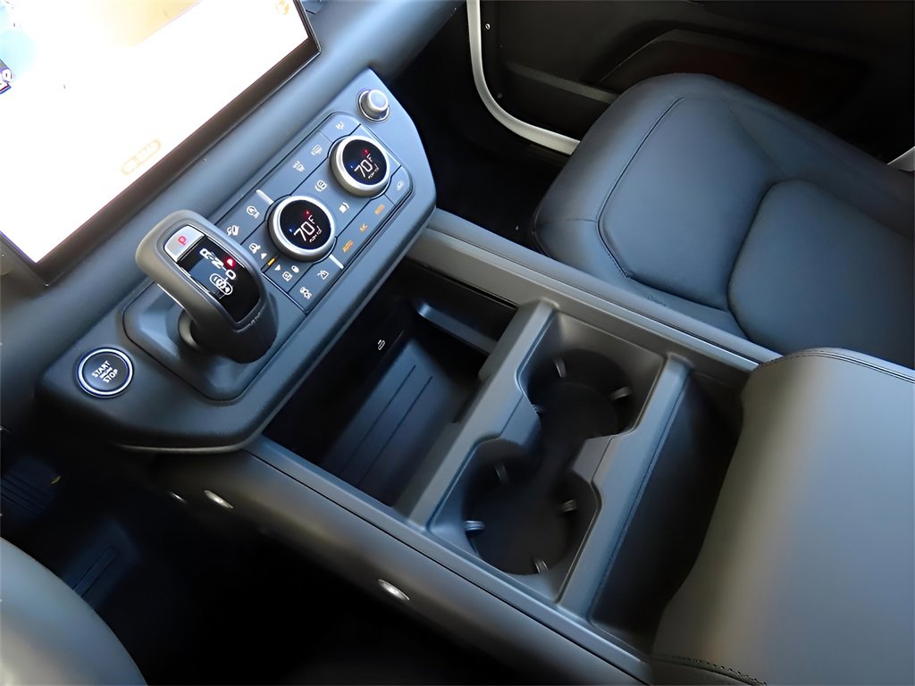 New 2025 Land Rover Defender 90 S image 32