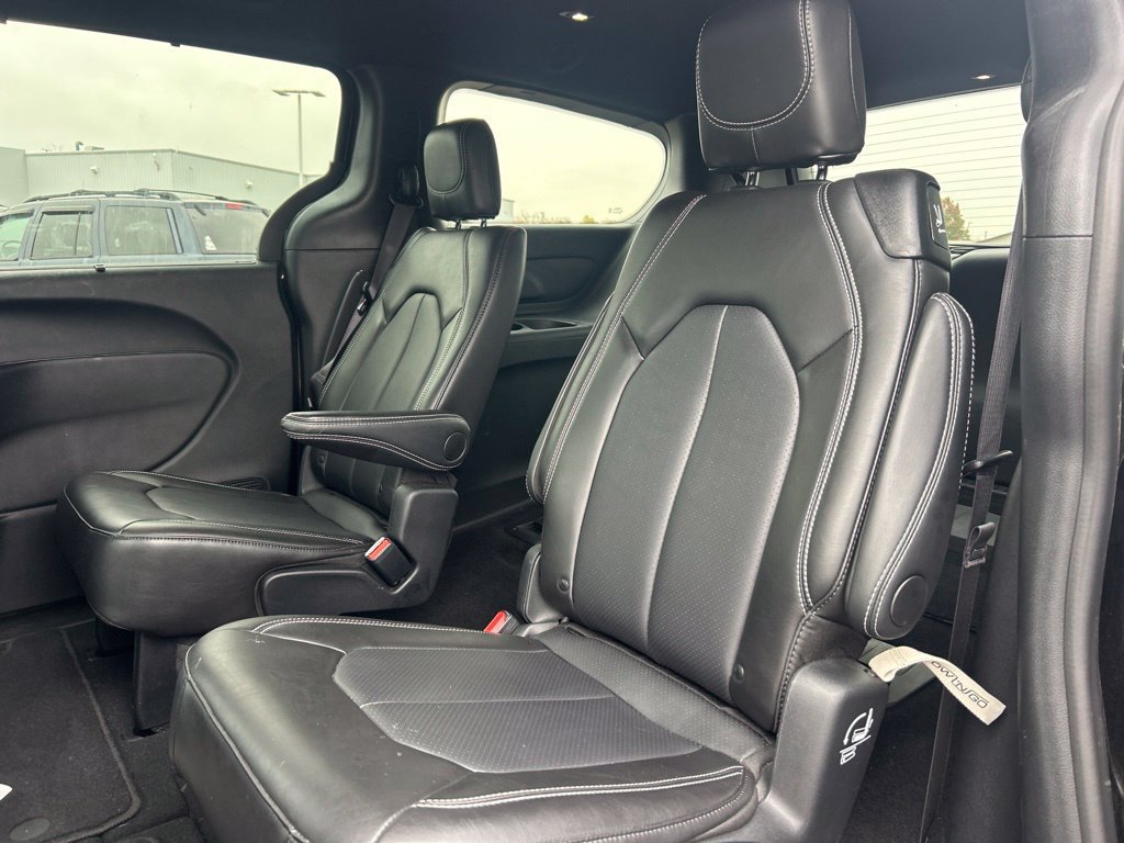 Used 2026 Chrysler Pacifica Select FWD image 6