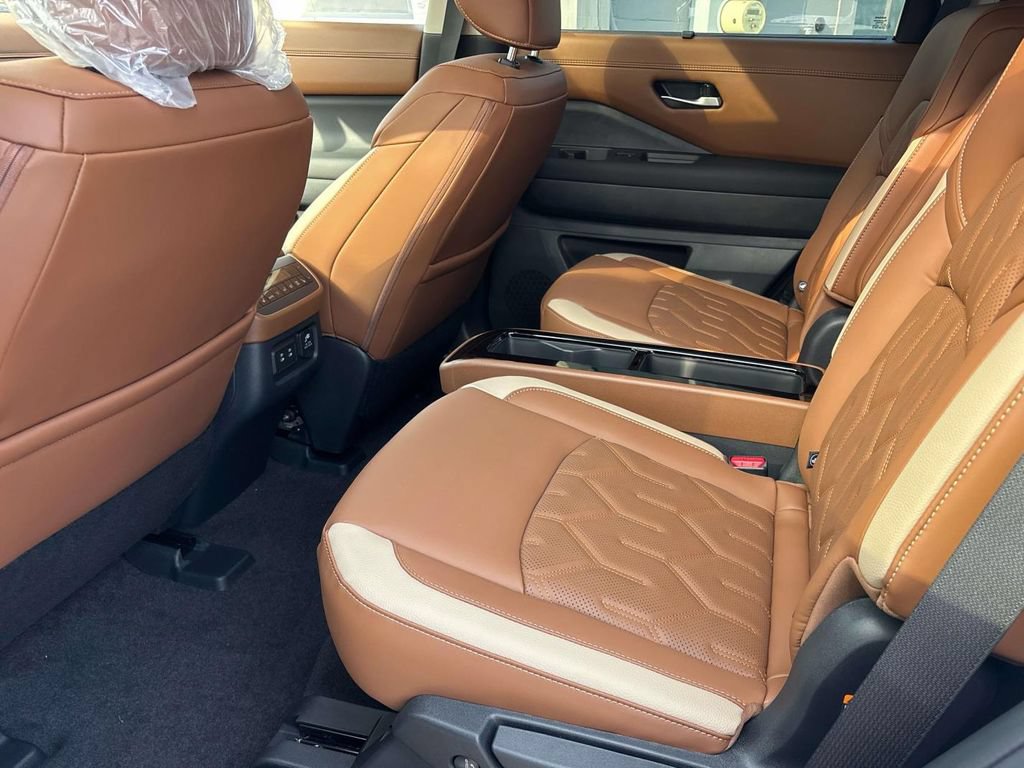New 2026 Nissan Pathfinder Platinum AWD/4WD image 8
