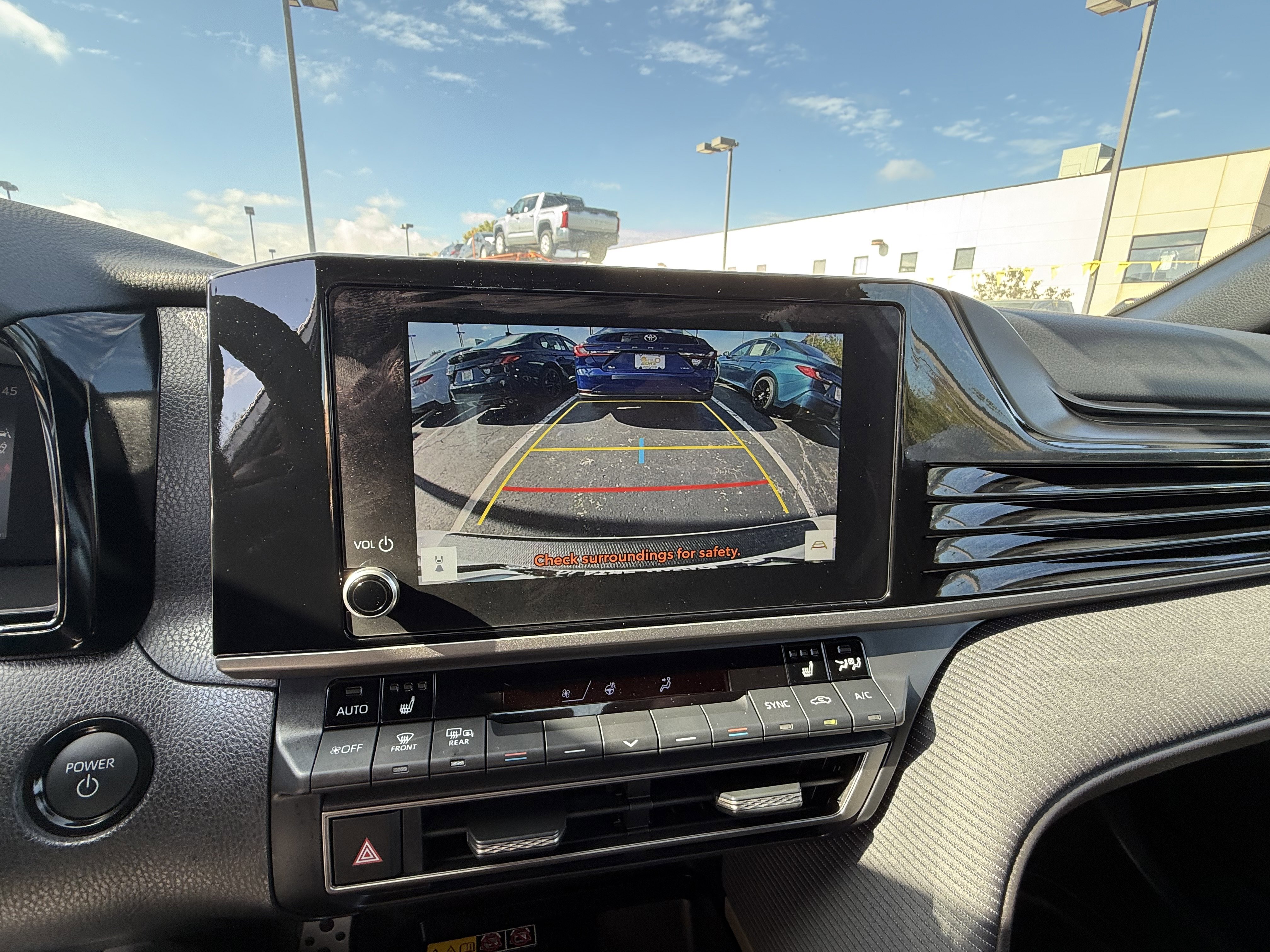 New 2026 Toyota Camry Hybrid FWD image 14