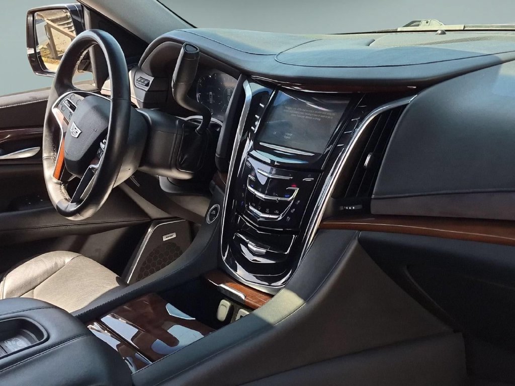 Used 2019 Cadillac Escalade ESV Premium Luxury AWD/4WD image 30