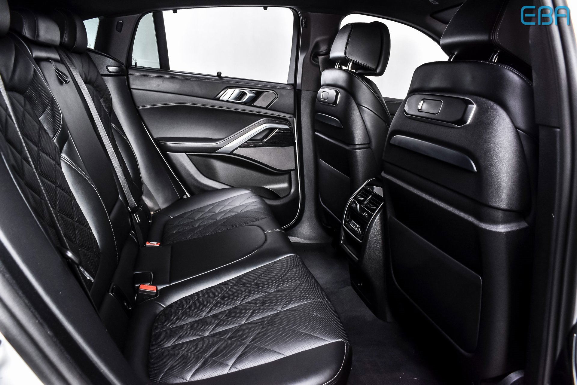 Used 2025 BMW X6 xDrive40i w/ Executive Package image 23