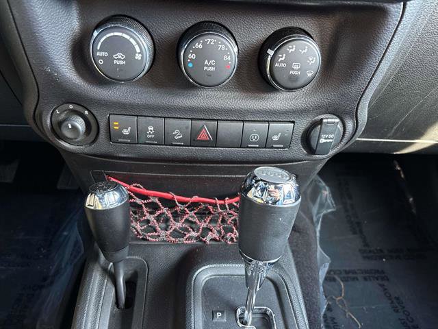 Used 2017 Jeep Wrangler Unlimited Rubicon image 19