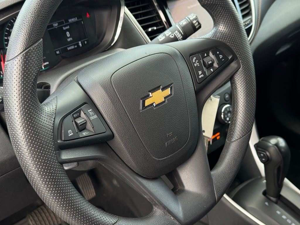 Used 2022 Chevrolet Trax LS w/ Tint and Cruise Package AWD/4WD image 14