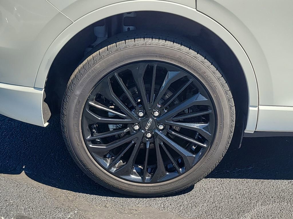 Used 2025 Lincoln Corsair Reserve w/ Jet Appearance Package image 5