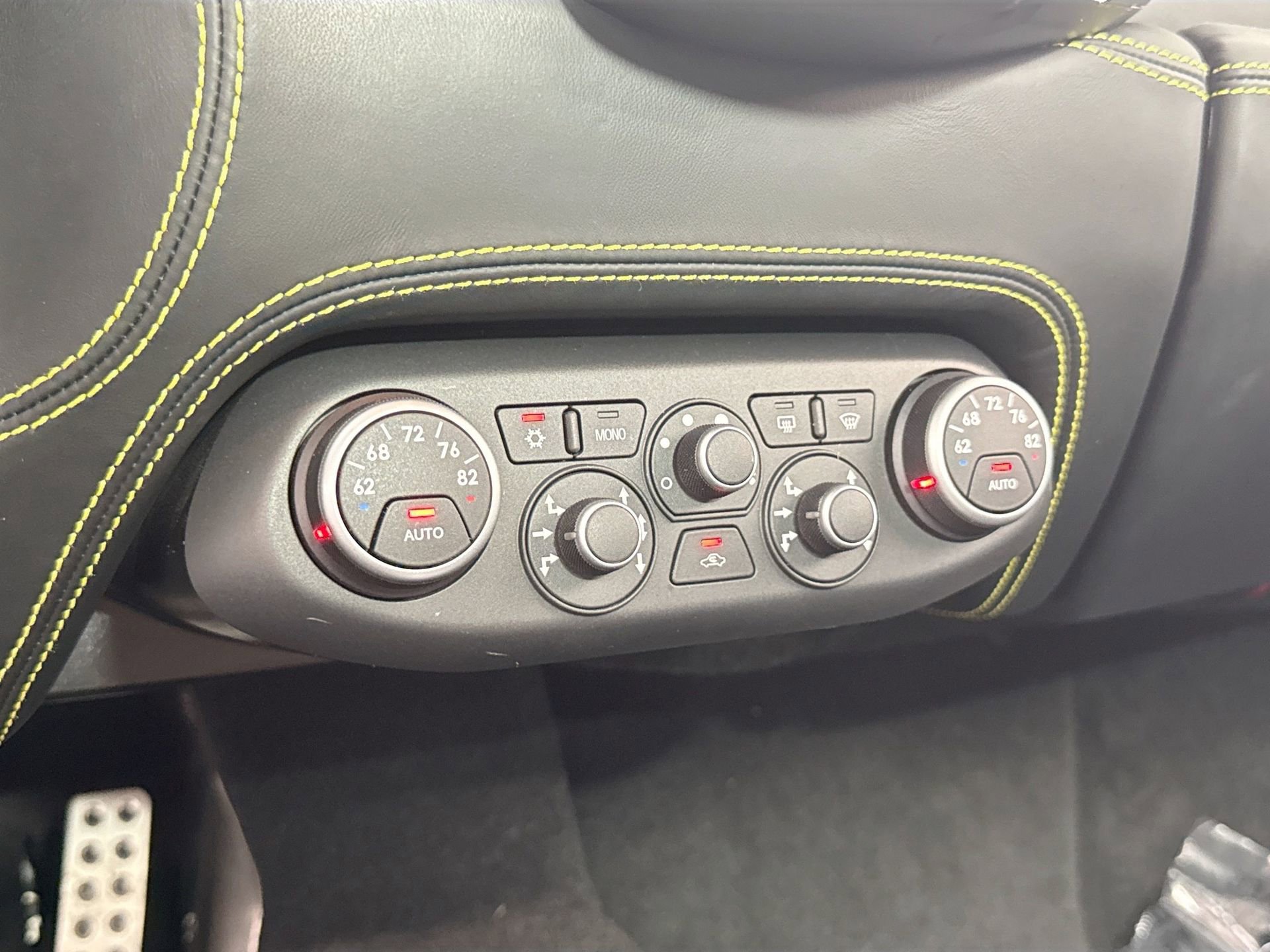 Certified 2013 Ferrari 458 Italia Coupe RWD image 12