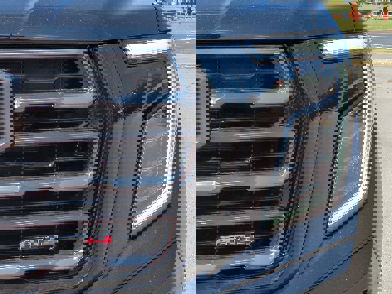 New 2026 GMC Yukon AT4 Ultimate AWD/4WD image 10