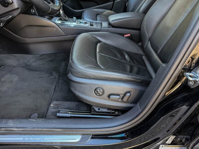 Used 2017 Audi A3 e-tron Premium image 23