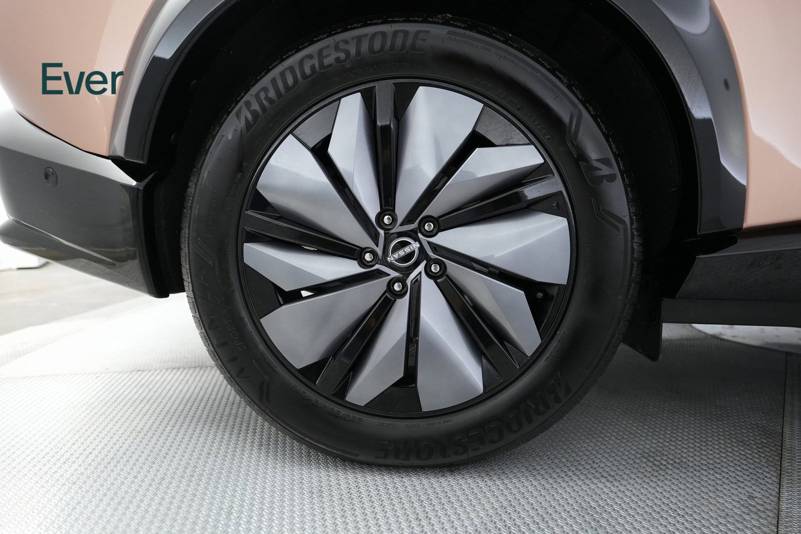 Used 2023 Nissan Ariya image 18