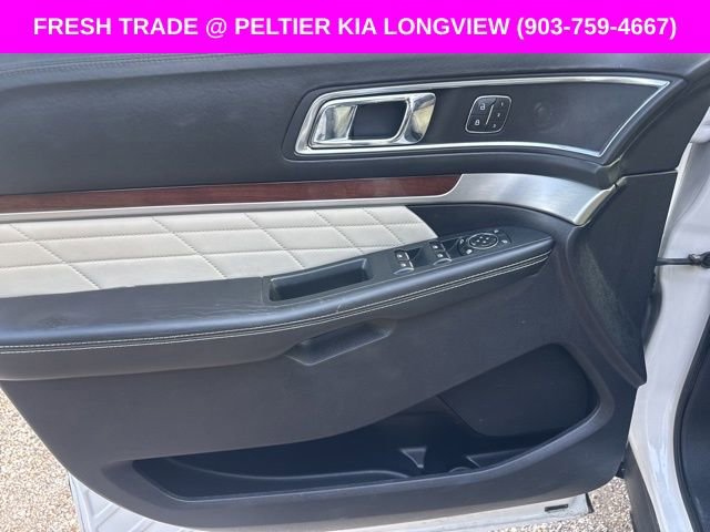 Used 2019 Ford Explorer Platinum image 17