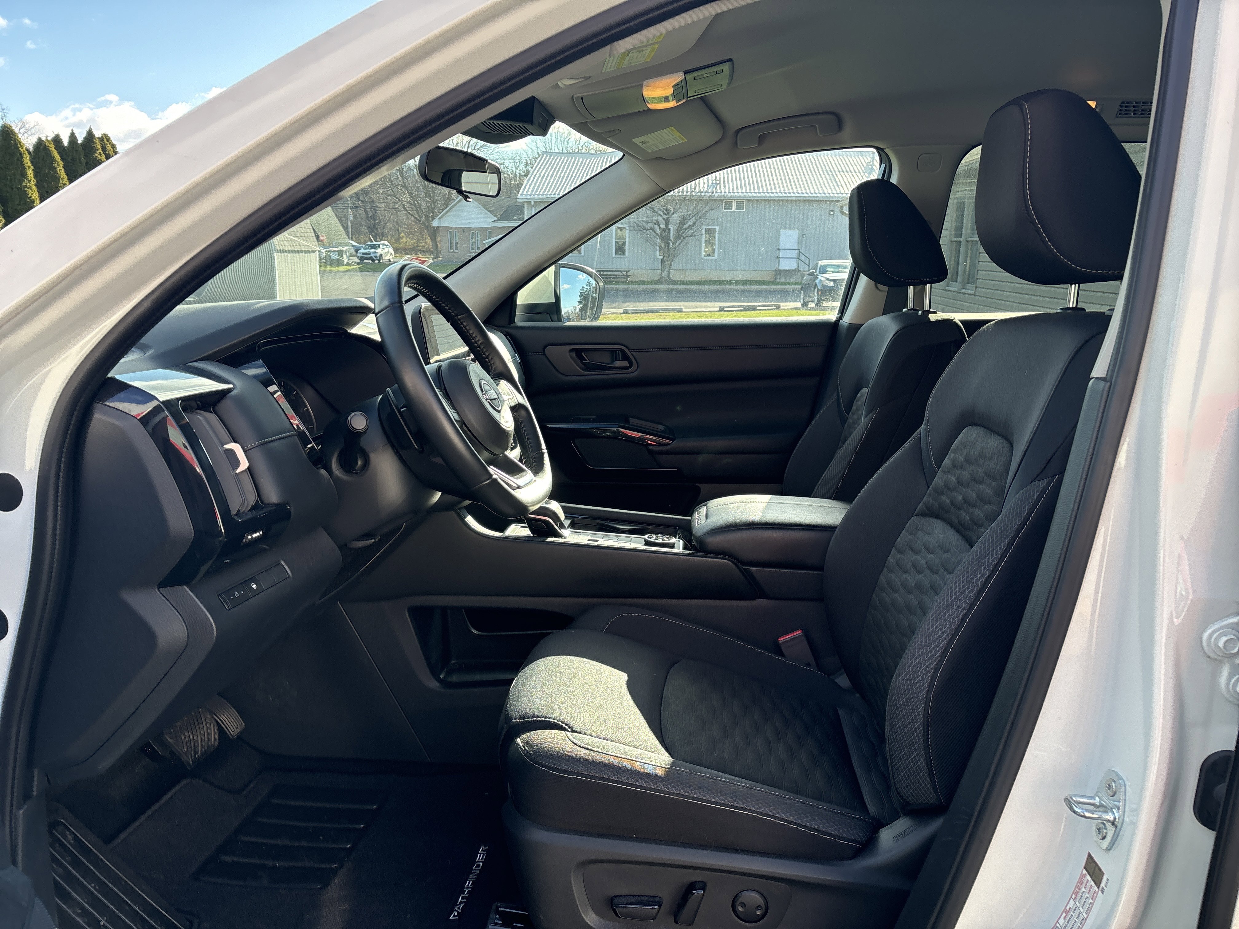 Used 2024 Nissan Pathfinder SV w/ Black Appearance Package image 13