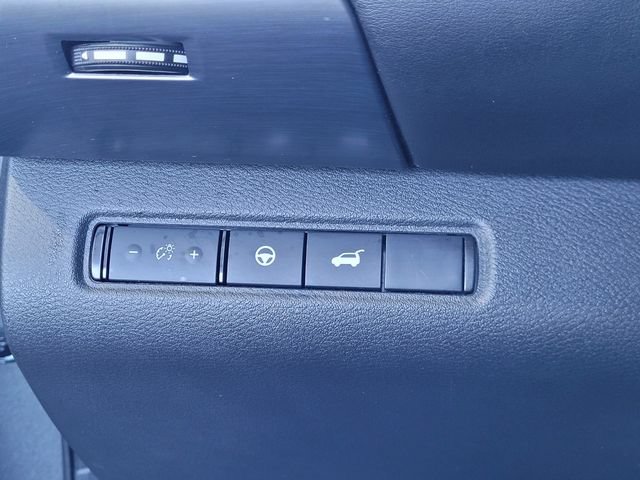 Used 2025 Nissan Pathfinder SL FWD image 13
